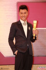 组图：TVB台庆王浩信获飞跃进步男艺人奖