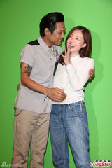 组图：杜德伟《爱她没得救》MV拍摄众星助阵