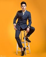 组图：张晓龙新剧挑战毒舌男 台杂志封面玩嬉皮