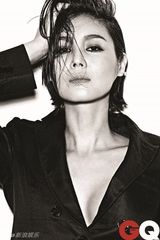 组图：韩国演员金成铃时尚写真 尽显中性魅力