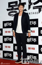 组图：韩片《蒙太奇》试映郑丽媛长T露腿显身材