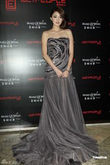 组图：蓝心湄疑默认炎亚纶整形 呼吁避免撞脸