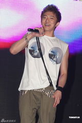 组图：孙耀威梁文音加盟不设限演唱会 推行宗教时尚