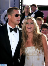 组图：安妮斯顿被曝旧情 清纯少女时狂追男影星