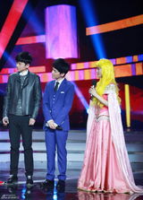 组图：大咖秀决赛王祖蓝扮邓紫棋 贾玲变周笔畅