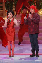 组图：邵逸夫出席TVB新春贺岁 面色红润精神佳