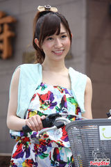 组图：AKB48三成员亮相台北 青春靓丽引围观