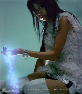 组图：中岛美嘉历年专辑封面 面容精致个性