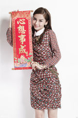 组图：Angelababy本命年贺岁写真 要做活力闪蛇