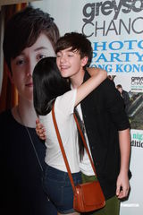 组图：GaGa小师弟抵港 自称已与歌迷们结婚