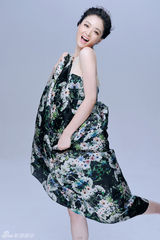 组图：蒋欣曝光春日写真 造型婉约气质灵动