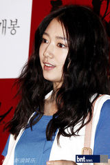 组图：韩片《钱的味道》首映 朴信惠允浩等助阵