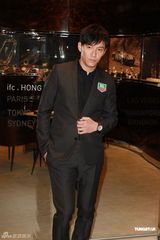 组图：熊黛林和张震优雅代言 拒谈男友郭富城