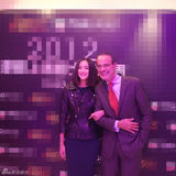 组图：张歆艺黑装现身上海音乐周晚宴 老外争相合影