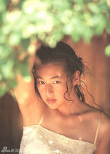 47岁铃木保奈美气质写真 获赞永远的赤名莉香