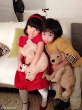 组图：Kimi王诗龄再相见 超萌小伙伴亲密无间