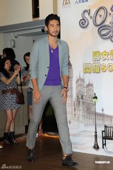 组图：陈乔恩赞高以翔迷人 欲电影戏剧两手抓