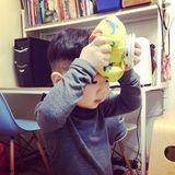 组图：韩国丑萌小正太再曝萌图 小眼咪咪喜感足