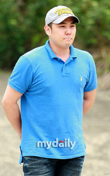 幻灯图：SJ成员强仁入伍现场 正式参军为期两年