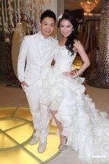 组图：港姐刘倩婷拍婚纱照 明年初与李丞责完婚