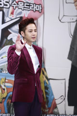 独家：张根硕撑《漂亮男人》 韩彩英身材恢复快