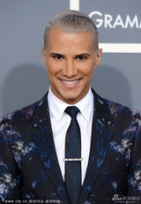 组图：第55届格莱美红毯男星型格礼服秀