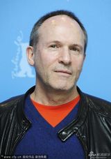 组图：《到达月球》发布 奥托搂导演布鲁诺亮相