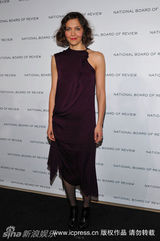 幻灯图：国家评论协会奖晚宴克鲁尼花白胡显男人味