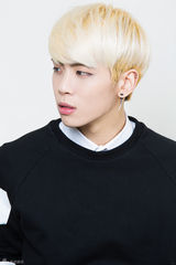 高清组图：SHINee对话新浪 自我定义火山口