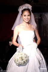 组图：林志玲透视装现身妩媚性感 看众名模走秀