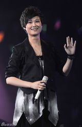 组图：李宇春林俊杰开唱 众星为Selina俞灏明祈福