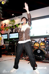 幻灯图：五月天为台北电玩展站台 表演让歌迷疯狂