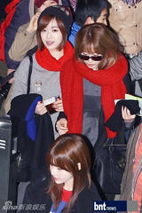 组图：T-ara赴日办粉丝签名会 红装贺圣诞