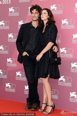 组图：《嫉妒》发布会 导演菲利普父子兵上阵