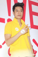 组图：周汤豪搓碟任客座DJ 新专辑包揽全创作