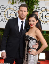 组图：查宁-塔图姆携妻亮相金球红毯秀恩爱