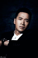 组图：何晟铭落泪大片坚毅隐忍