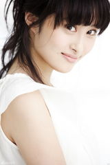 高清组图：李欣汝全新写真 白衣飘飘纯净甜美