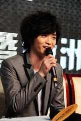 幻灯组图：华语榜中榜成都揭幕 潘玮柏张靓颖站台