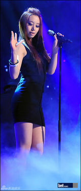 组图：韩新女团EXID《Show Champion》节目性感华丽