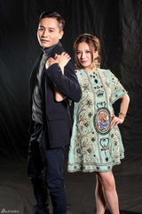 组图：达人秀赵薇珠光宝气苏有朋刘烨黑白配