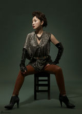 高清：“谋女郎”闫妮写真复古惊艳