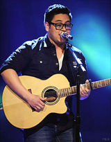 幻灯图：《美国偶像》男生12进10淘汰赛-暗夜星光