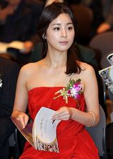 高清图：第30届韩国影评奖颁奖礼 姜东元获奖