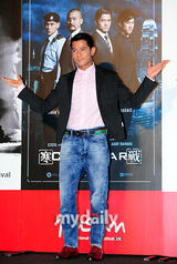 组图：郭富城梁家辉韩国釜山出席《寒战》发布会