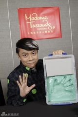 组图：《康熙》十年纪念 蔡康永小S进驻蜡像馆