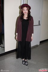 组图：林欣彤不认识李代沫 直言吸毒是自我破坏