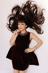 组图：斯琴高丽夏日写真曝光 号召大家狂甩头