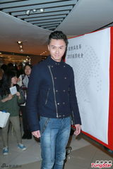 组图：欢乐满东华颁奖晚会 朱千雪不介意无提名