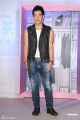 组图：任贤齐新片中年出柜 范晓萱不排斥三人行